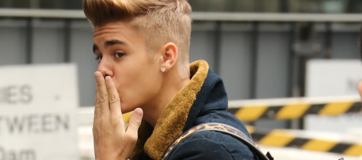 Das Justin Bieber Air Kiss Wallpaper 720x320