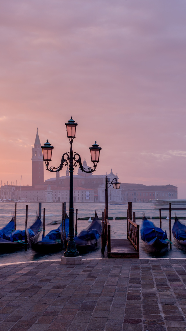 Fondo de pantalla Venice Morning 640x1136