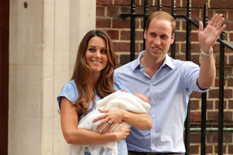 Обои Royal Family Kate Middleton and William Prince 480x320