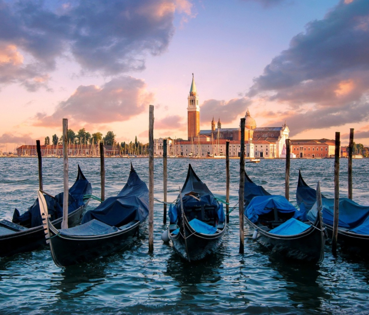 Обои Venice Italy Gondolas 1200x1024