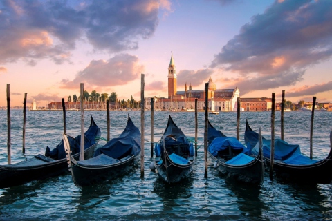 Обои Venice Italy Gondolas 480x320