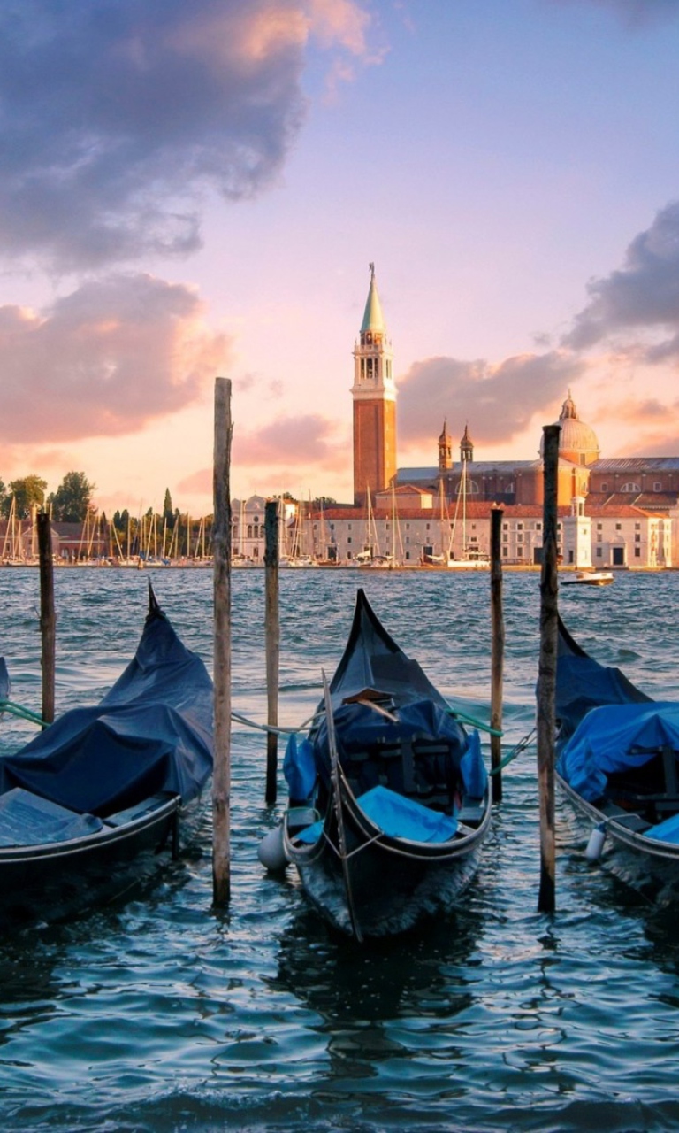 Das Venice Italy Gondolas Wallpaper 768x1280