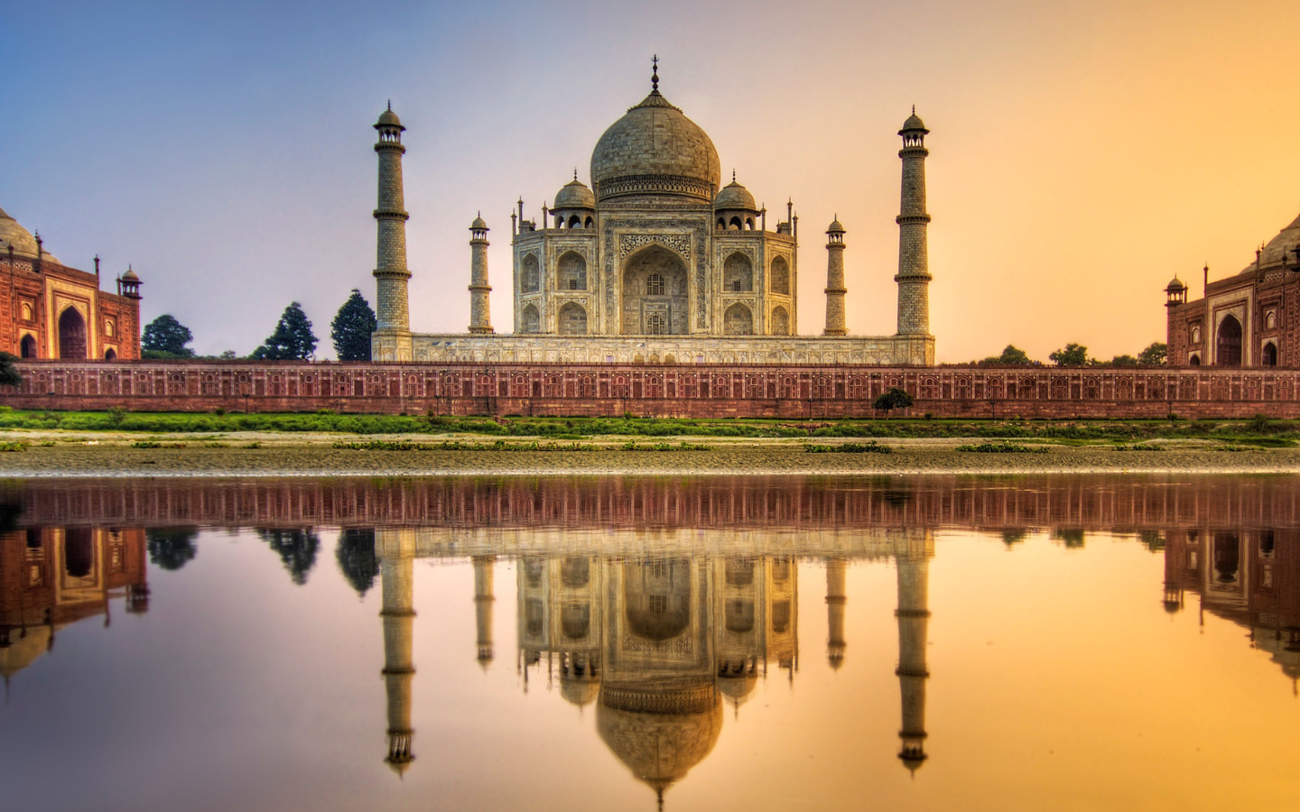 Taj Mahal India wallpaper 1440x900