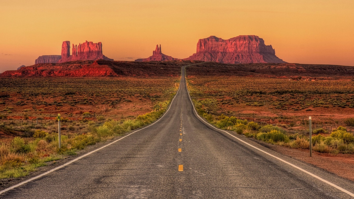 Sfondi Monument Valley in Arizona 1366x768