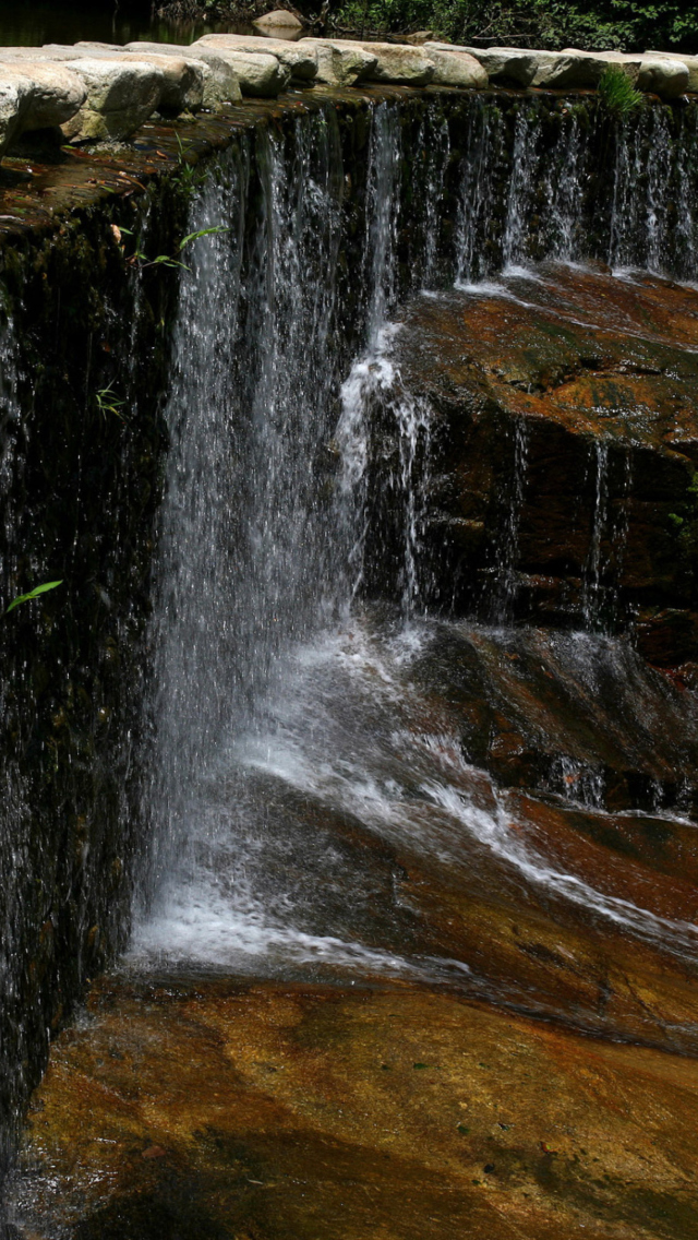 Das Waterfall Wallpaper 640x1136