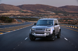 Kostenloses 2020 Land Rover Defender 110 P400 Wallpaper für Android, iPhone und iPad
