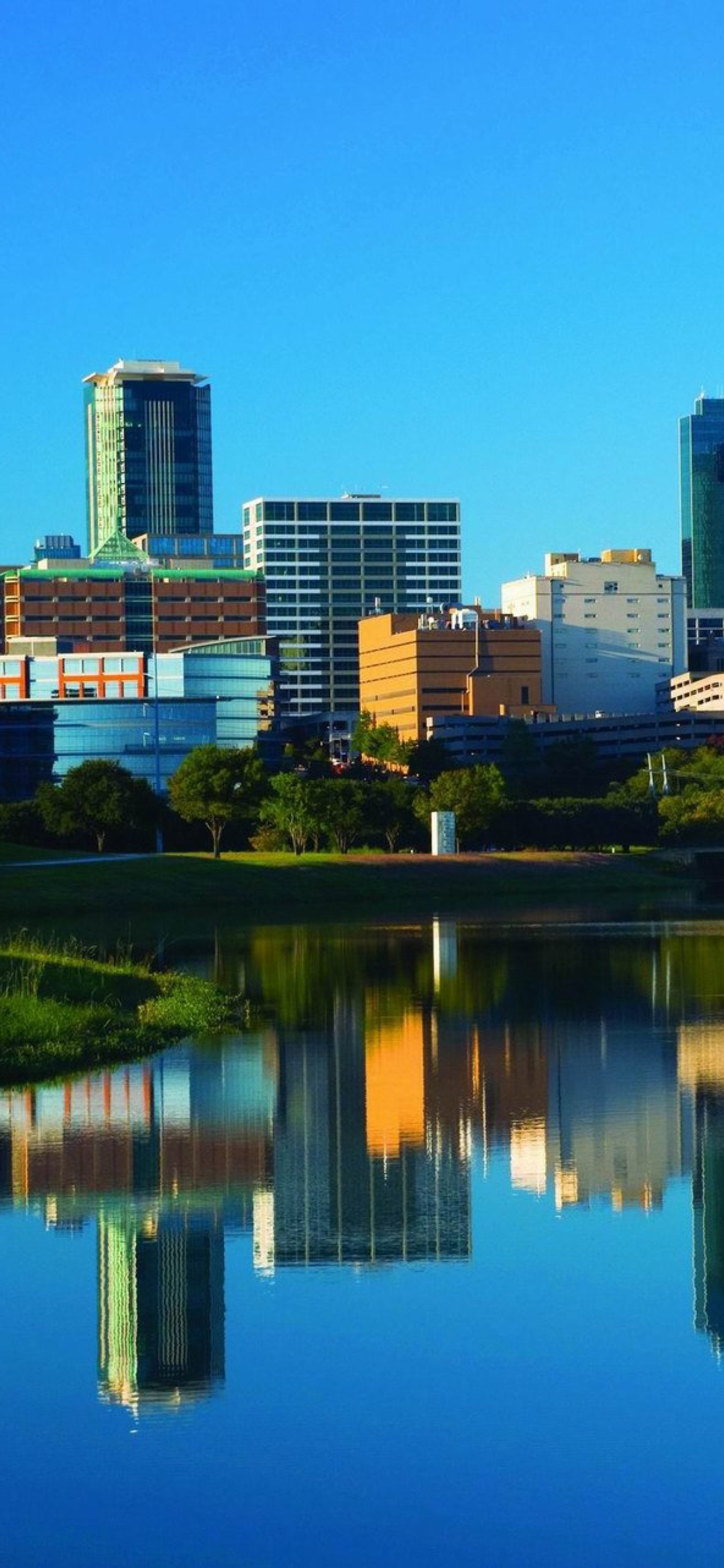 Обои Fort Worth Skyscrapers in Texas 1170x2532