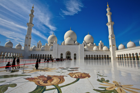 Sheikh Zayed Mosque located in Abu Dhabi wallpaper 480x320