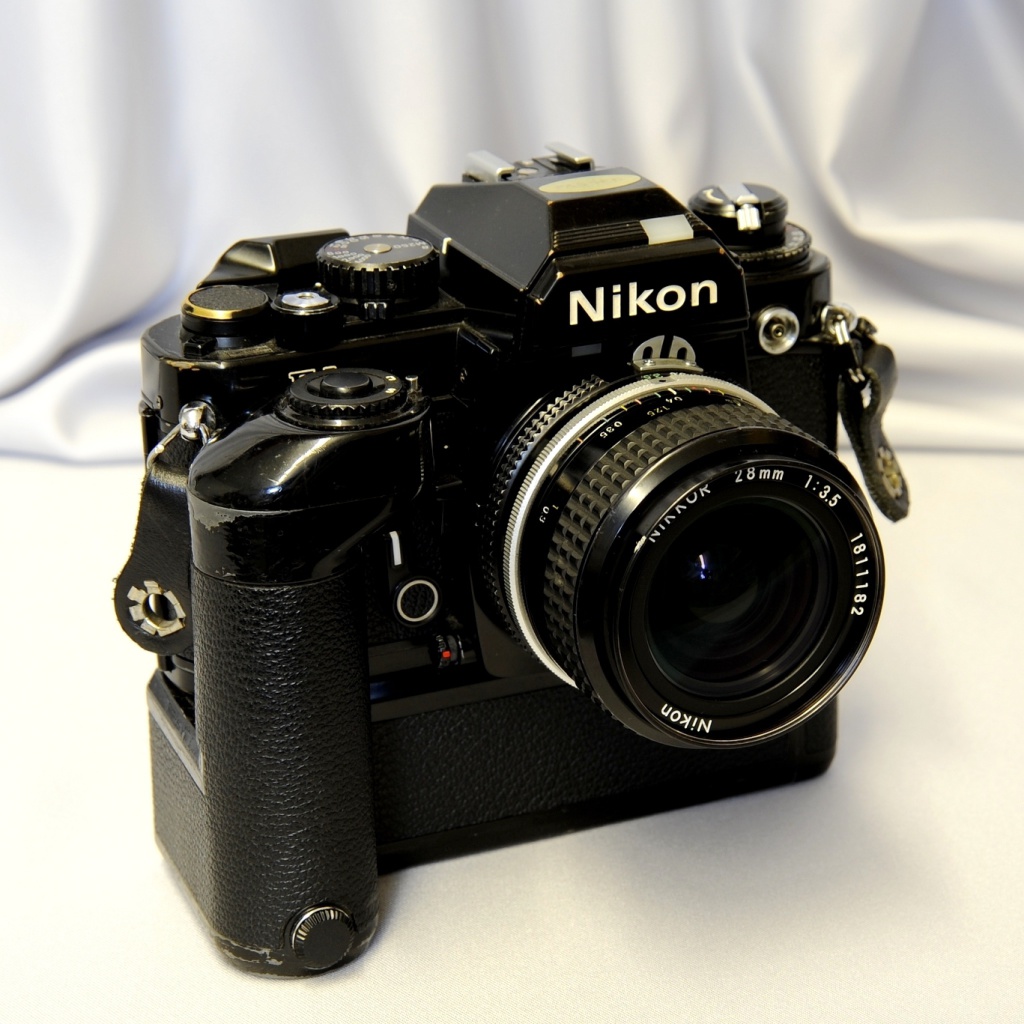 Nikon FA Single lens Reflex Camera wallpaper 1024x1024