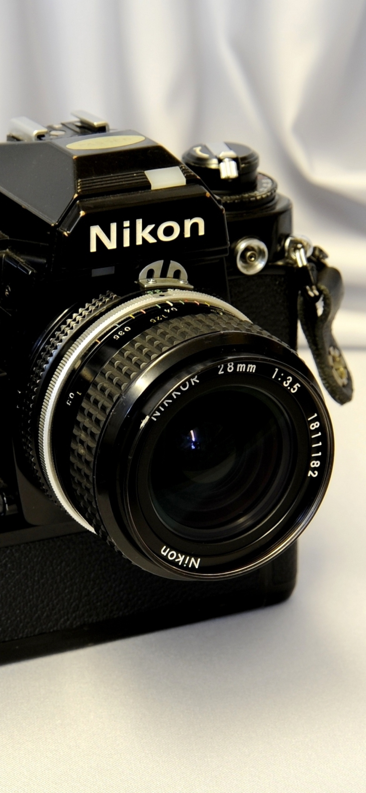 Screenshot №1 pro téma Nikon FA Single lens Reflex Camera 1170x2532