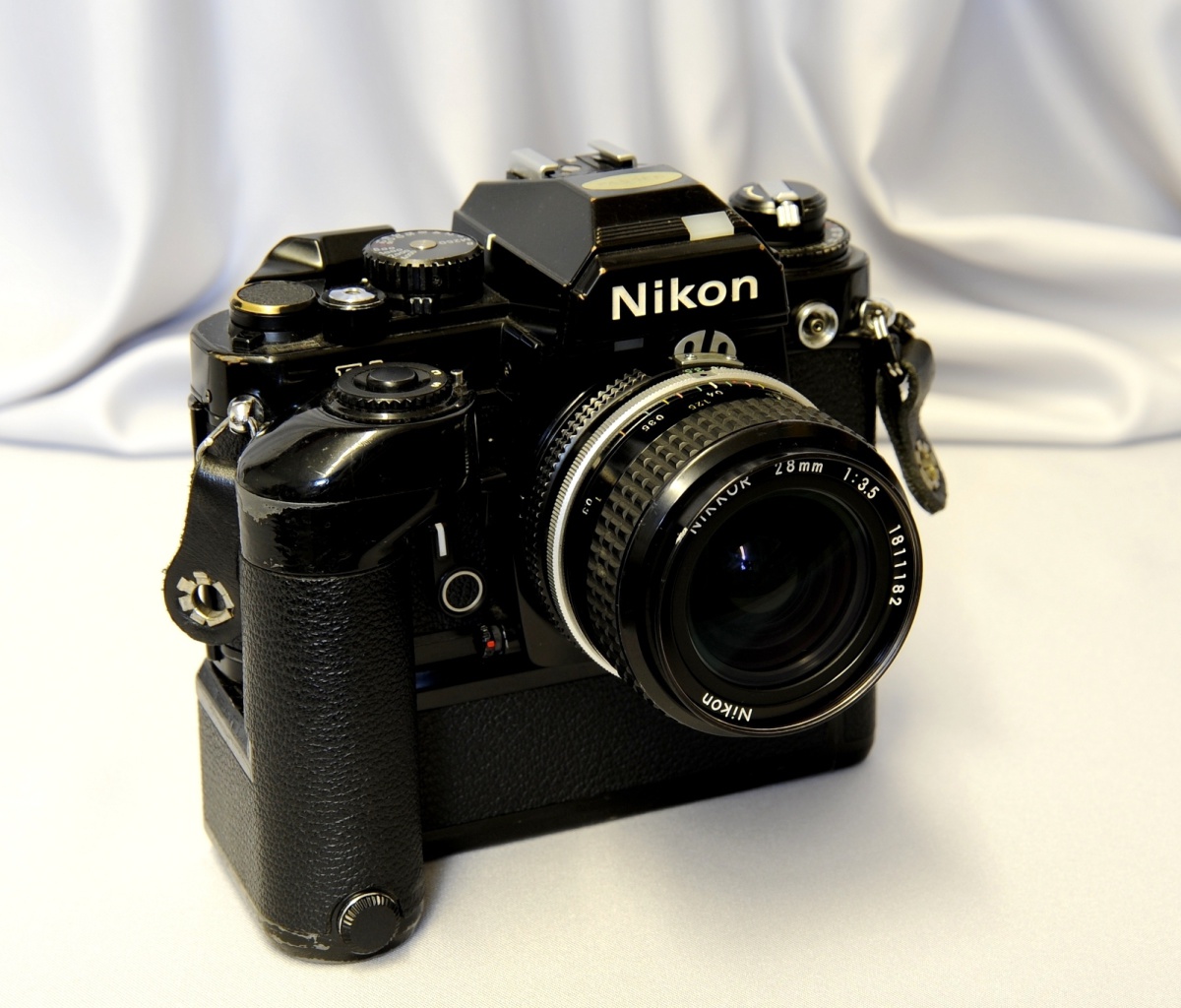 Screenshot №1 pro téma Nikon FA Single lens Reflex Camera 1200x1024