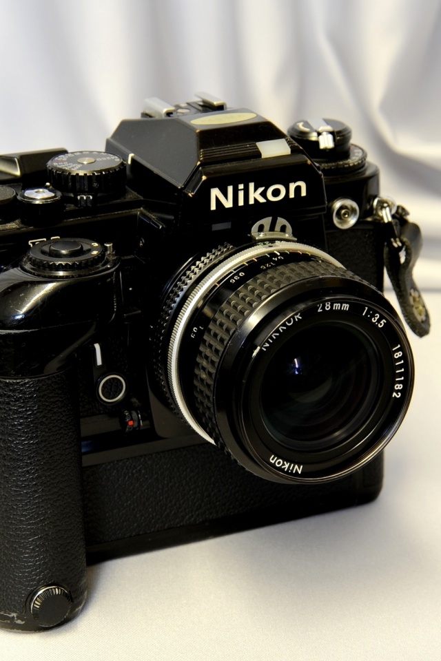 Fondo de pantalla Nikon FA Single lens Reflex Camera 640x960