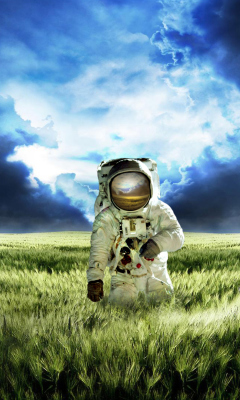 Fondo de pantalla Astronaut On New Planet 240x400