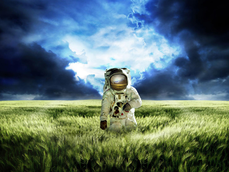 Astronaut On New Planet screenshot #1 800x600