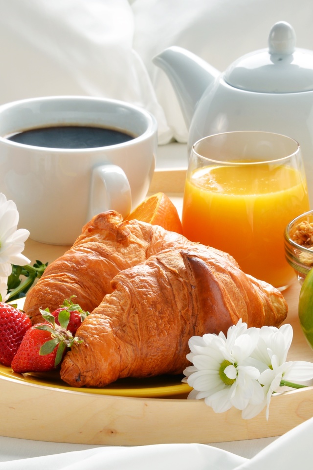 Breakfast with croissant and musli wallpaper 640x960