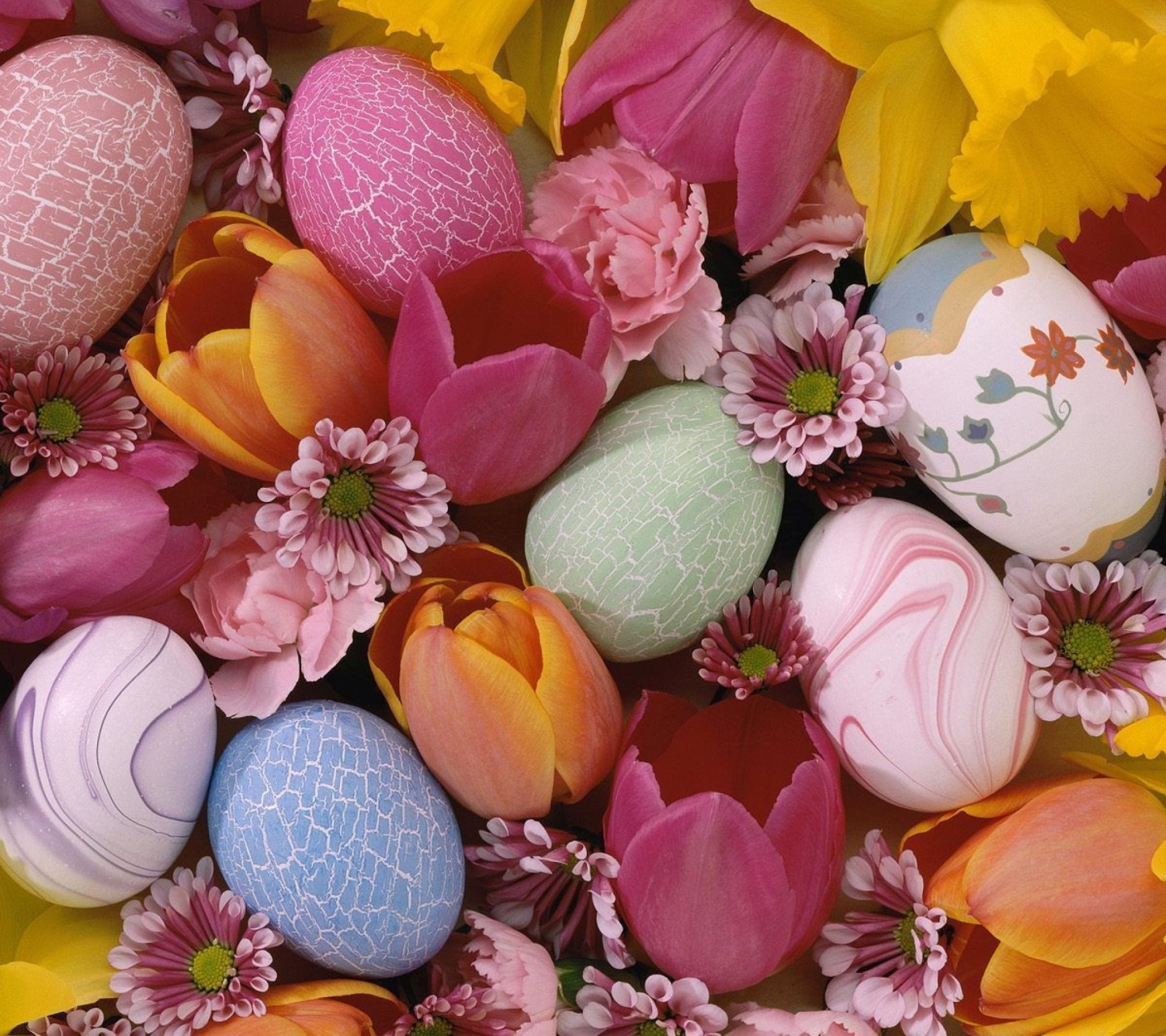 Fondo de pantalla Easter Eggs And Flowers 1440x1280