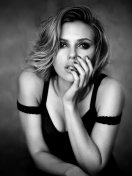 Sfondi Scarlett Johansson Black And White 132x176