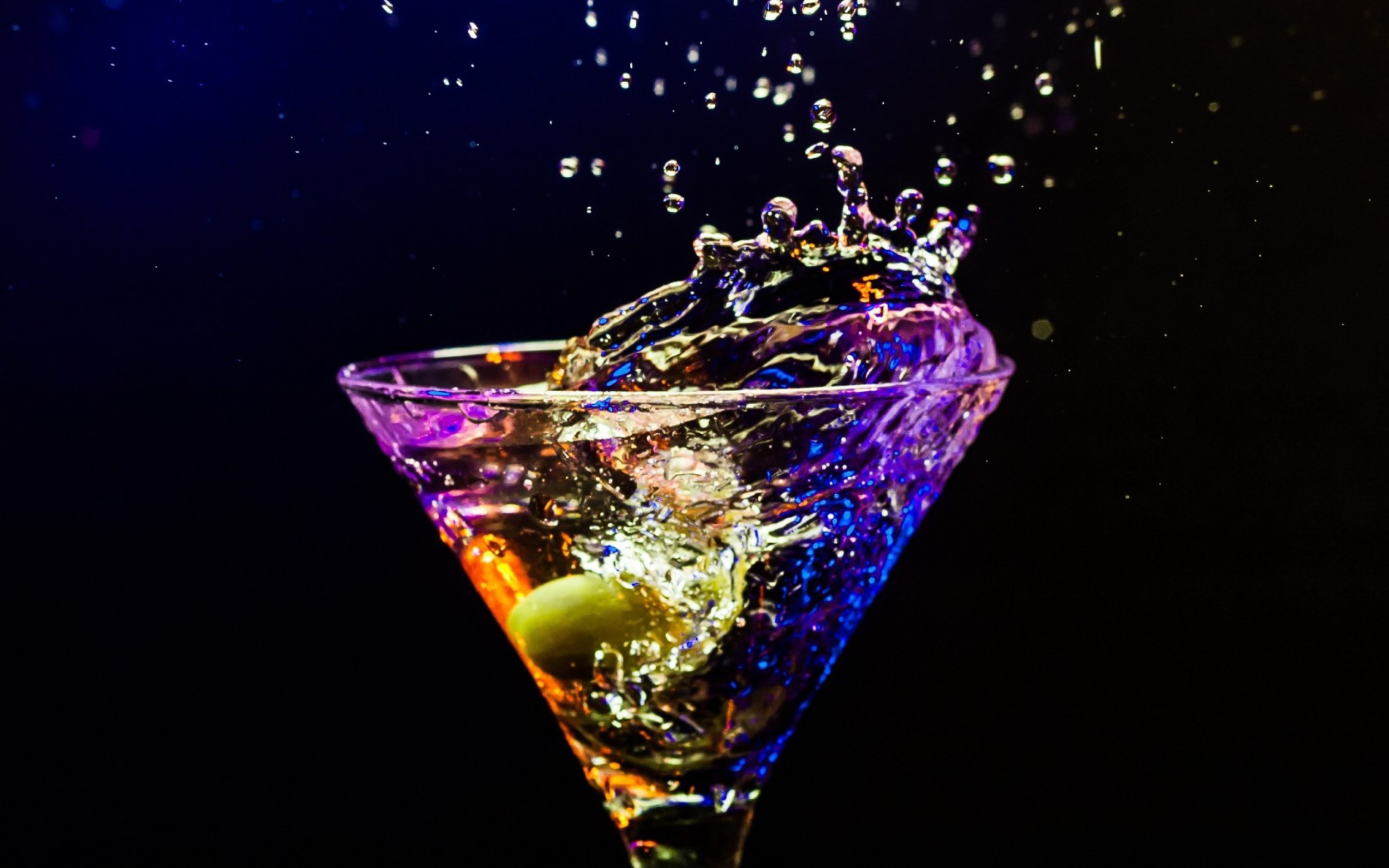 Das Martini With Olive Wallpaper 2560x1600