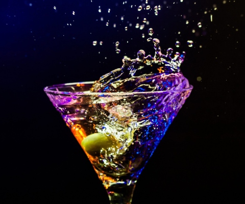 Das Martini With Olive Wallpaper 480x400