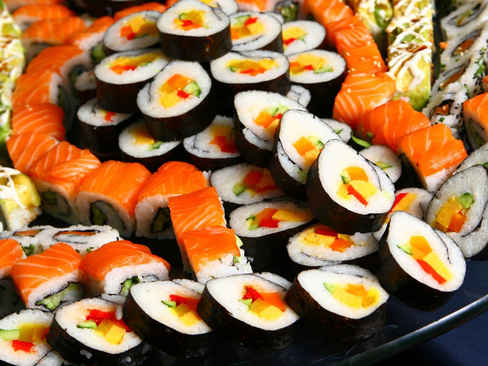 Das Japanese Sushi Rolls Wallpaper 1600x1200