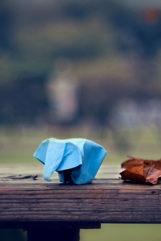 Sfondi Blue Elephant Origami 640x960