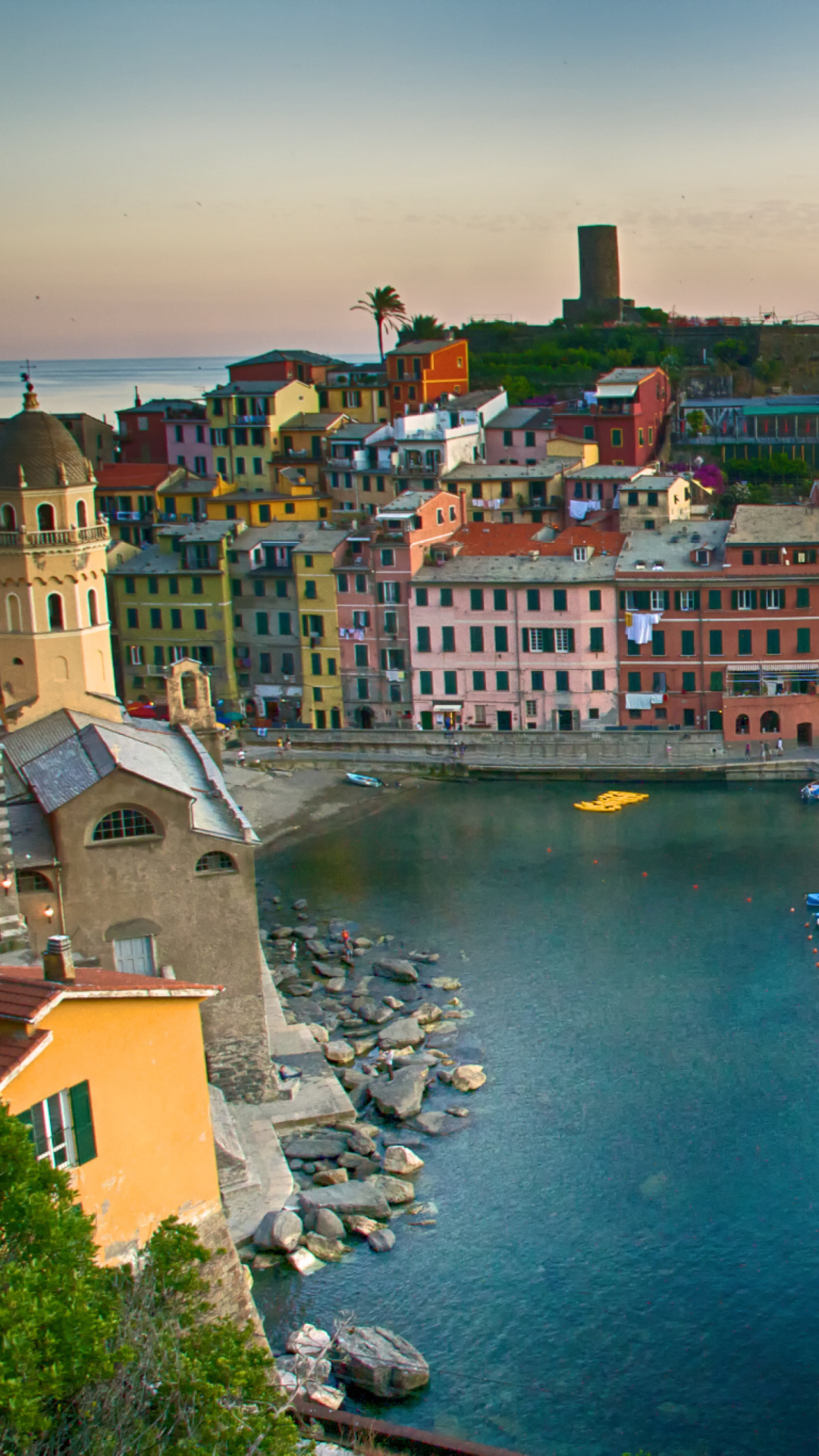 Fondo de pantalla Vernazza, Cinque Terre, Italy, Ligurian Sea 1080x1920