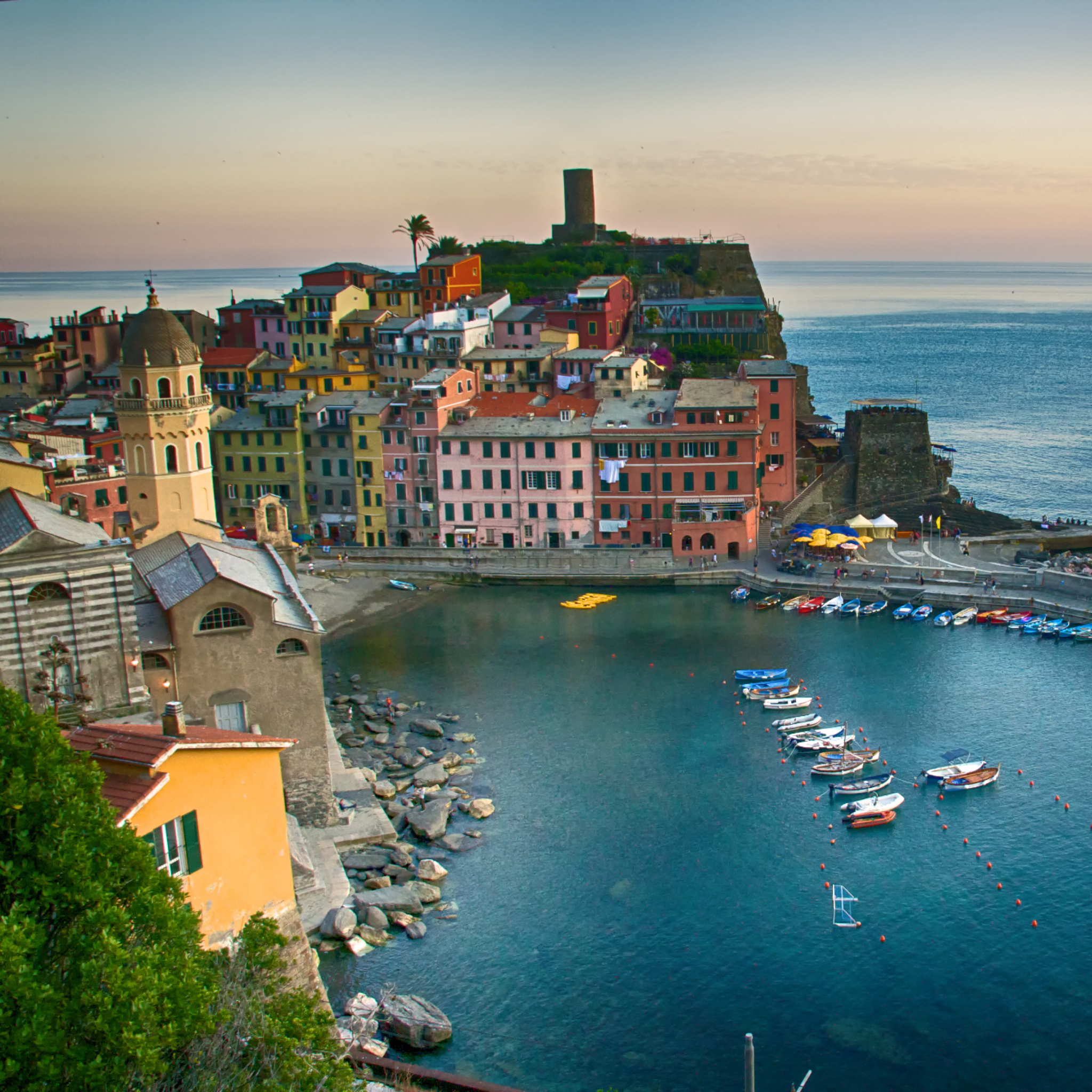 Vernazza, Cinque Terre, Italy, Ligurian Sea wallpaper 2048x2048