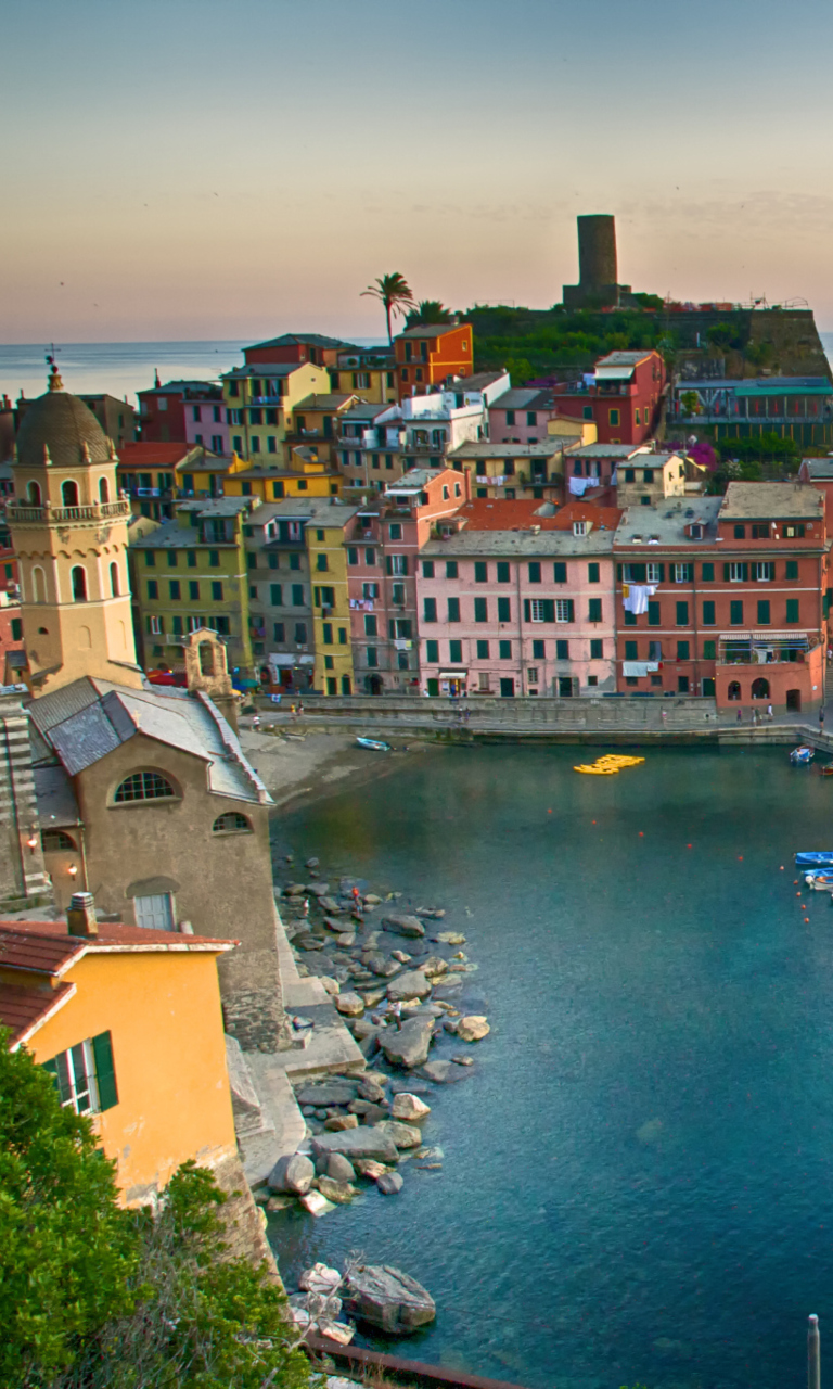Das Vernazza, Cinque Terre, Italy, Ligurian Sea Wallpaper 768x1280
