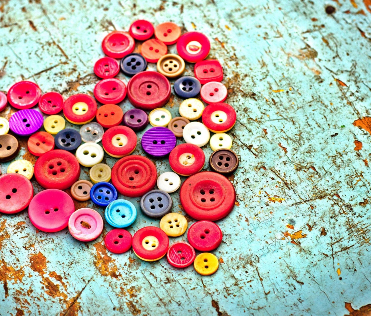 Обои Heart of the Buttons 1200x1024
