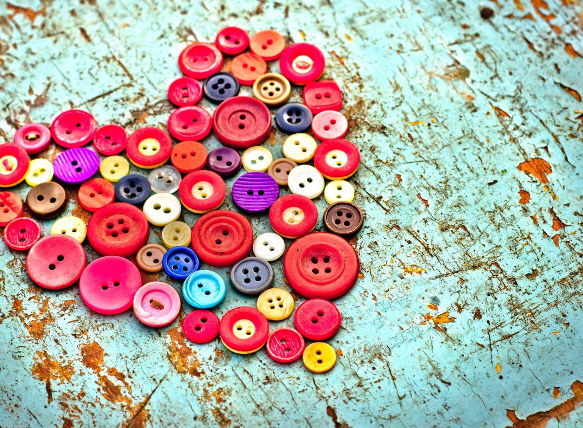 Обои Heart of the Buttons 1920x1408