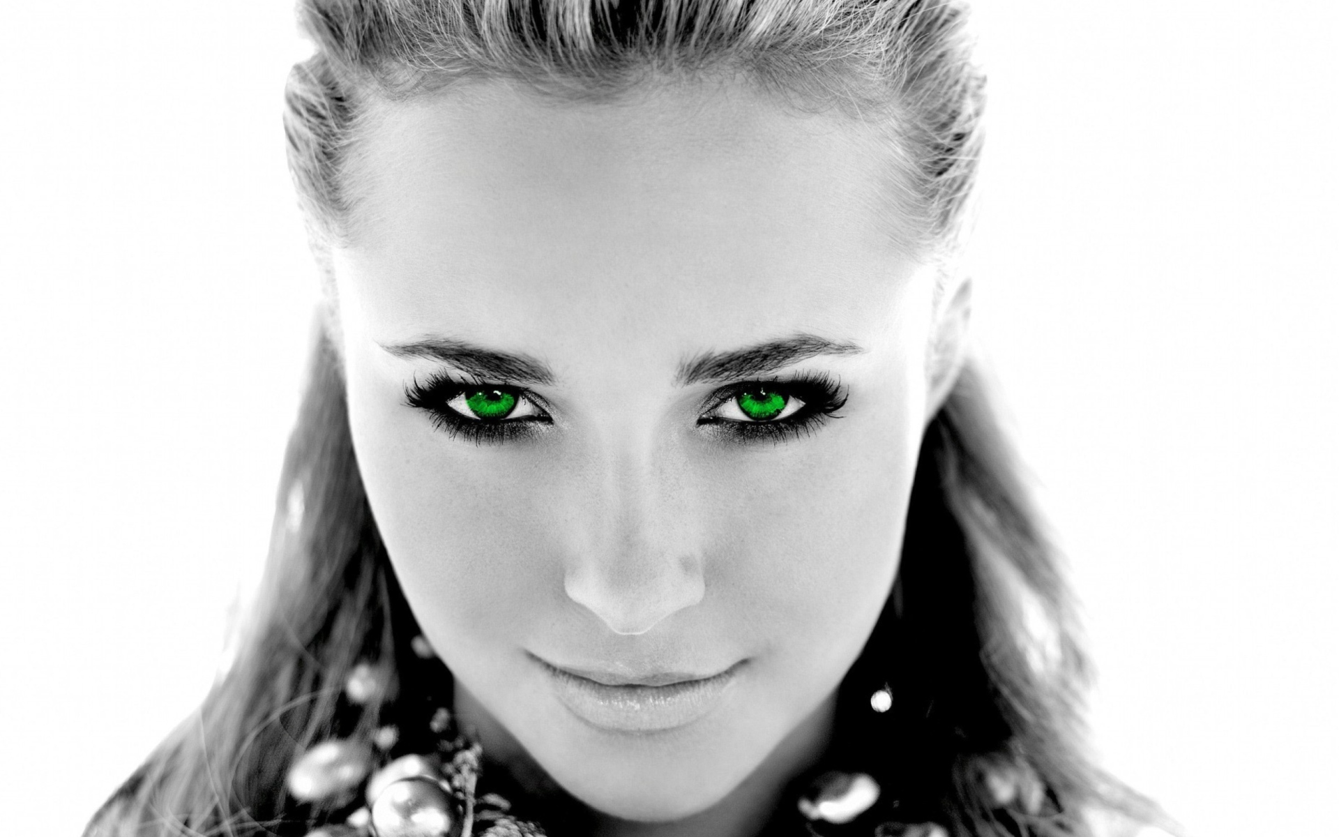 Screenshot №1 pro téma Girl With Green Eyes 1920x1200