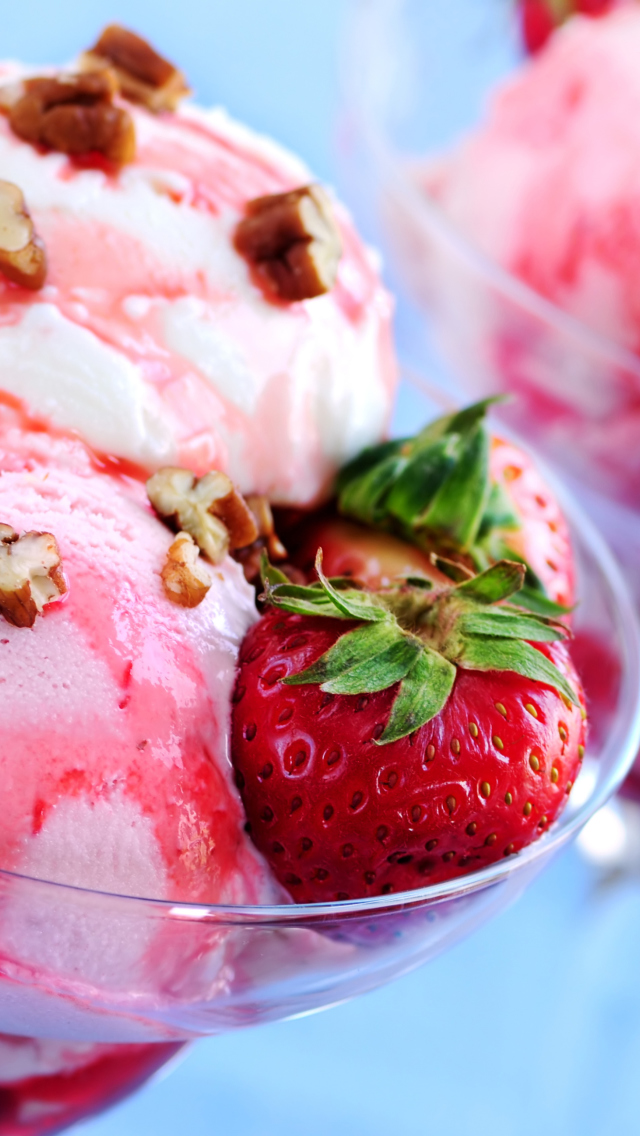 Das Strawberry Ice Cream Wallpaper 640x1136
