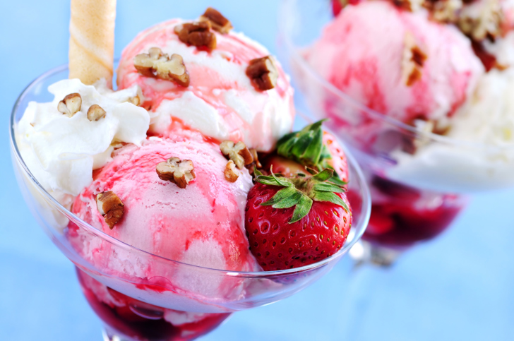 Sfondi Strawberry Ice Cream