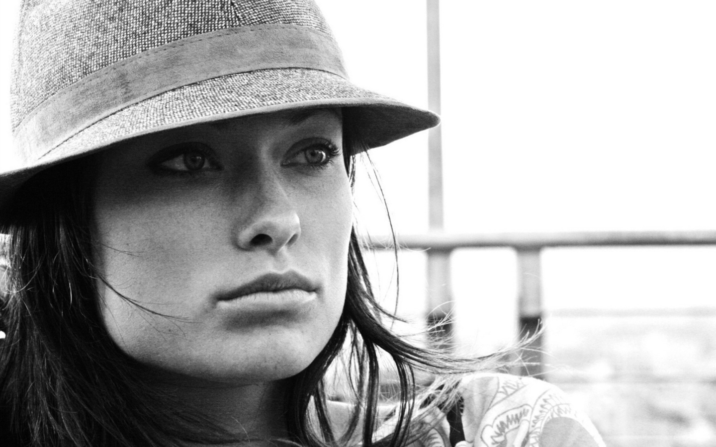 Обои Olivia Wilde Wearing Hat 1440x900