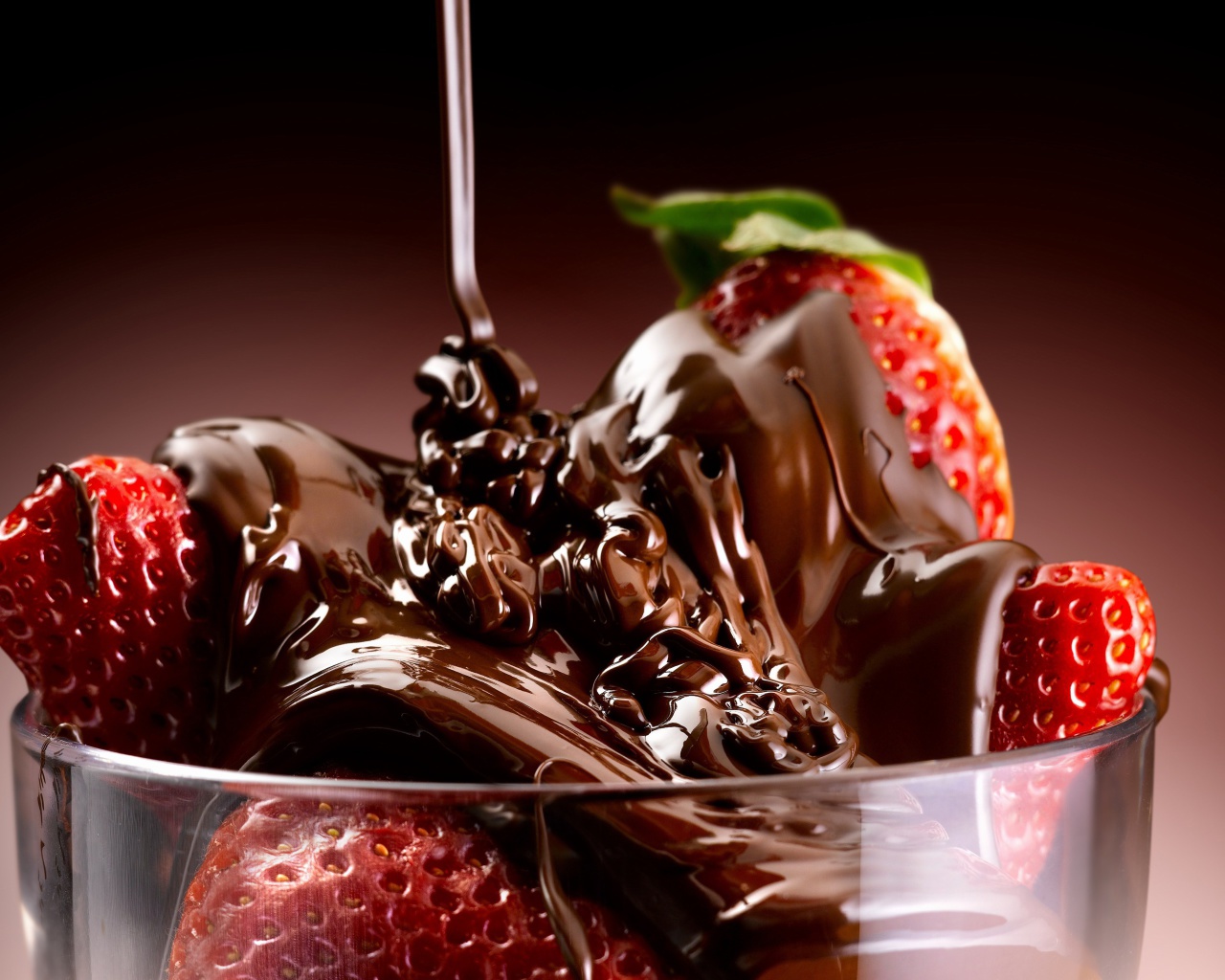 Screenshot №1 pro téma Chocolate Covered Strawberries 1280x1024