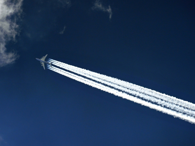 Airplane In Sky wallpaper 640x480