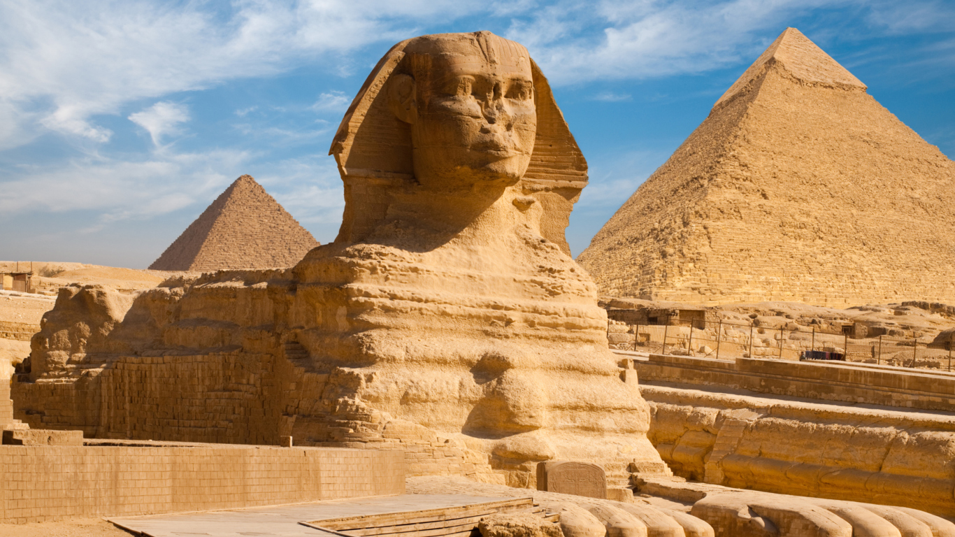 Обои Egyptian Pyramids 1366x768