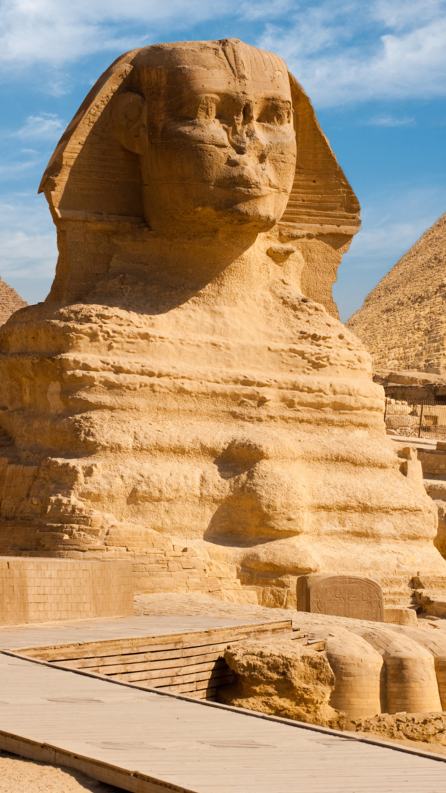 Egyptian Pyramids wallpaper 640x1136