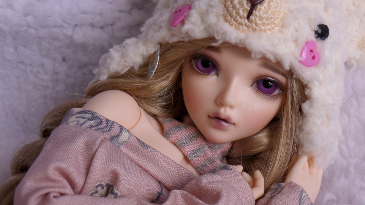 Beautiful Doll With Deep Purple Eyes screenshot #1 1280x720