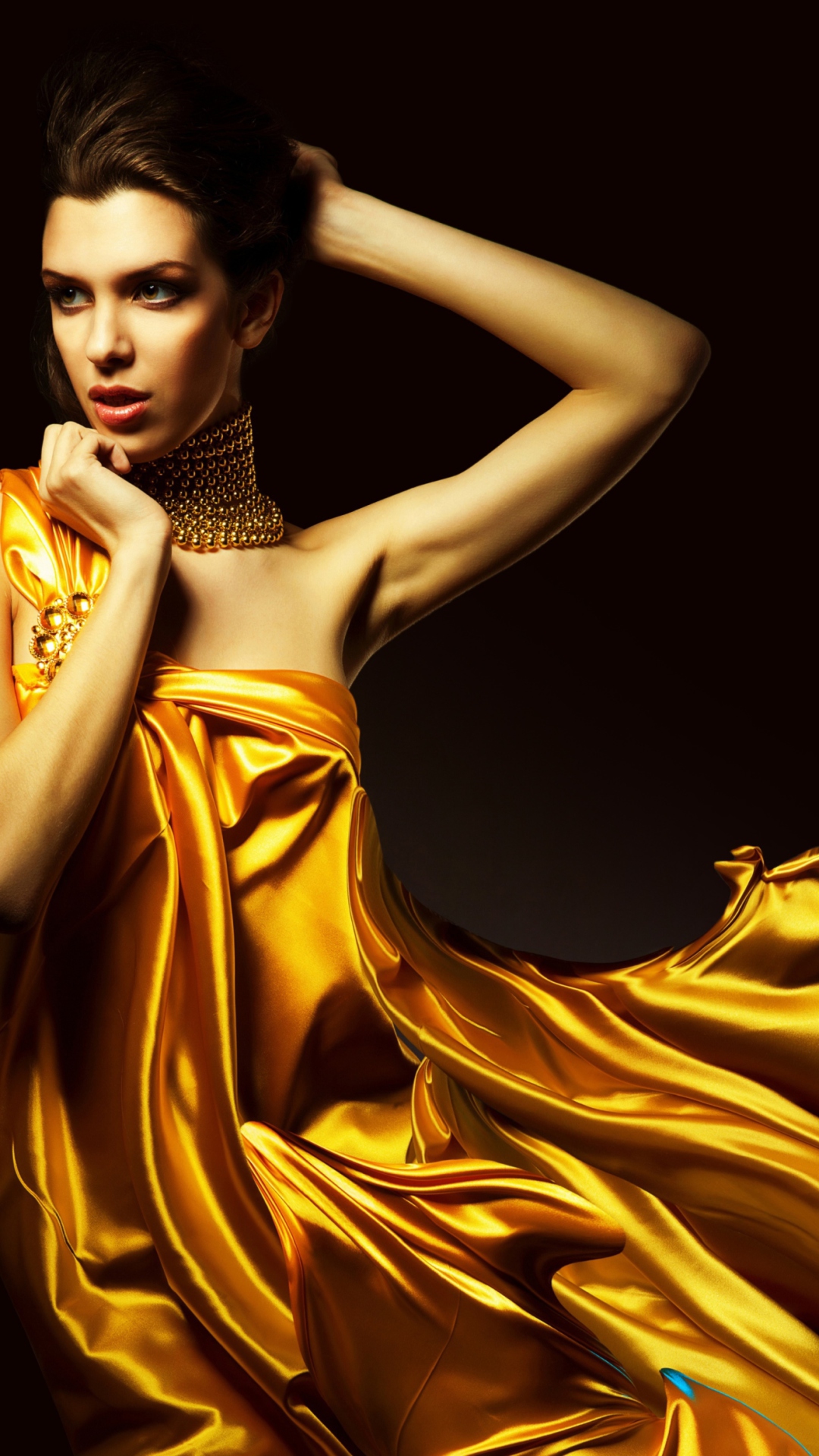 Fondo de pantalla Golden Lady 1080x1920