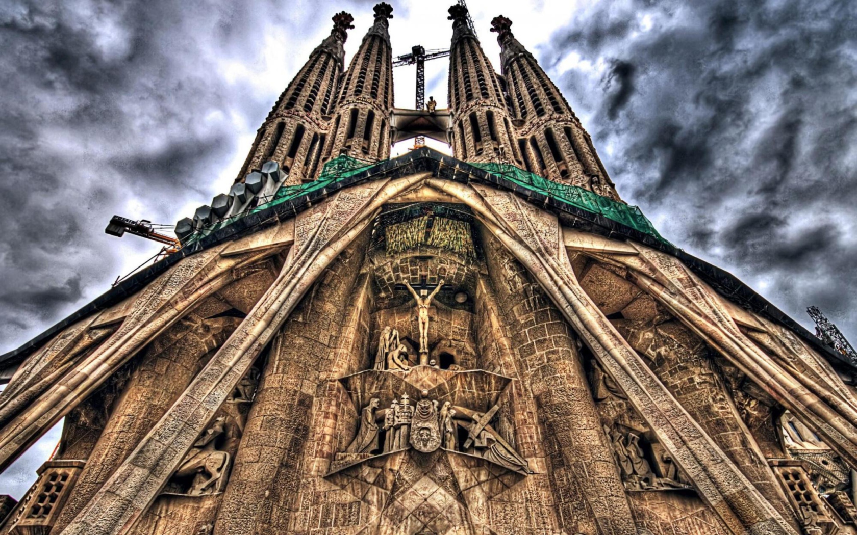 Fondo de pantalla Sagrada Familia - Barcelona 1680x1050