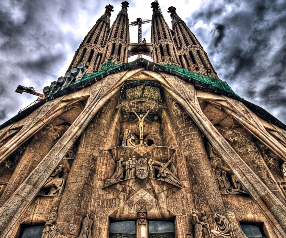 Das Sagrada Familia - Barcelona Wallpaper 960x800