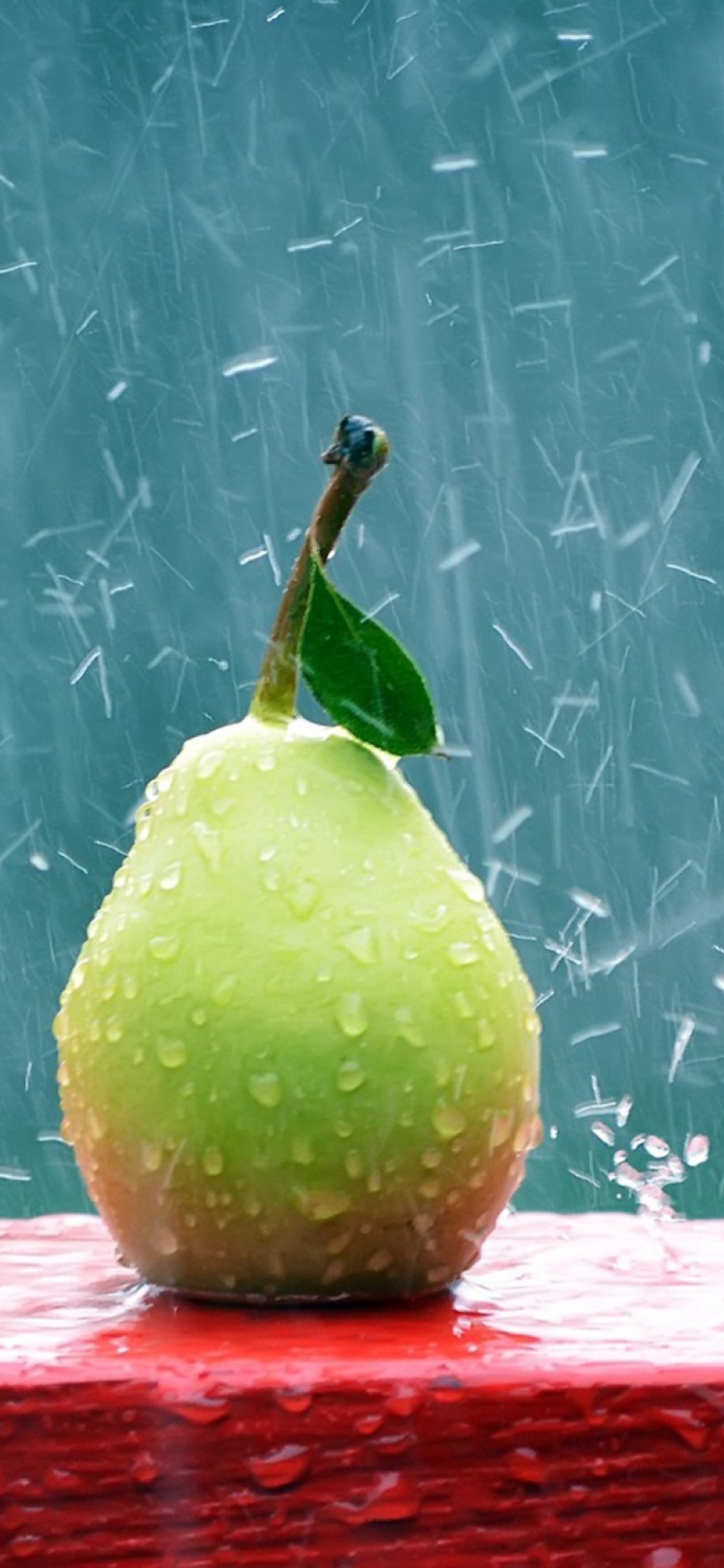 Sfondi Green Pear In The Rain 1170x2532