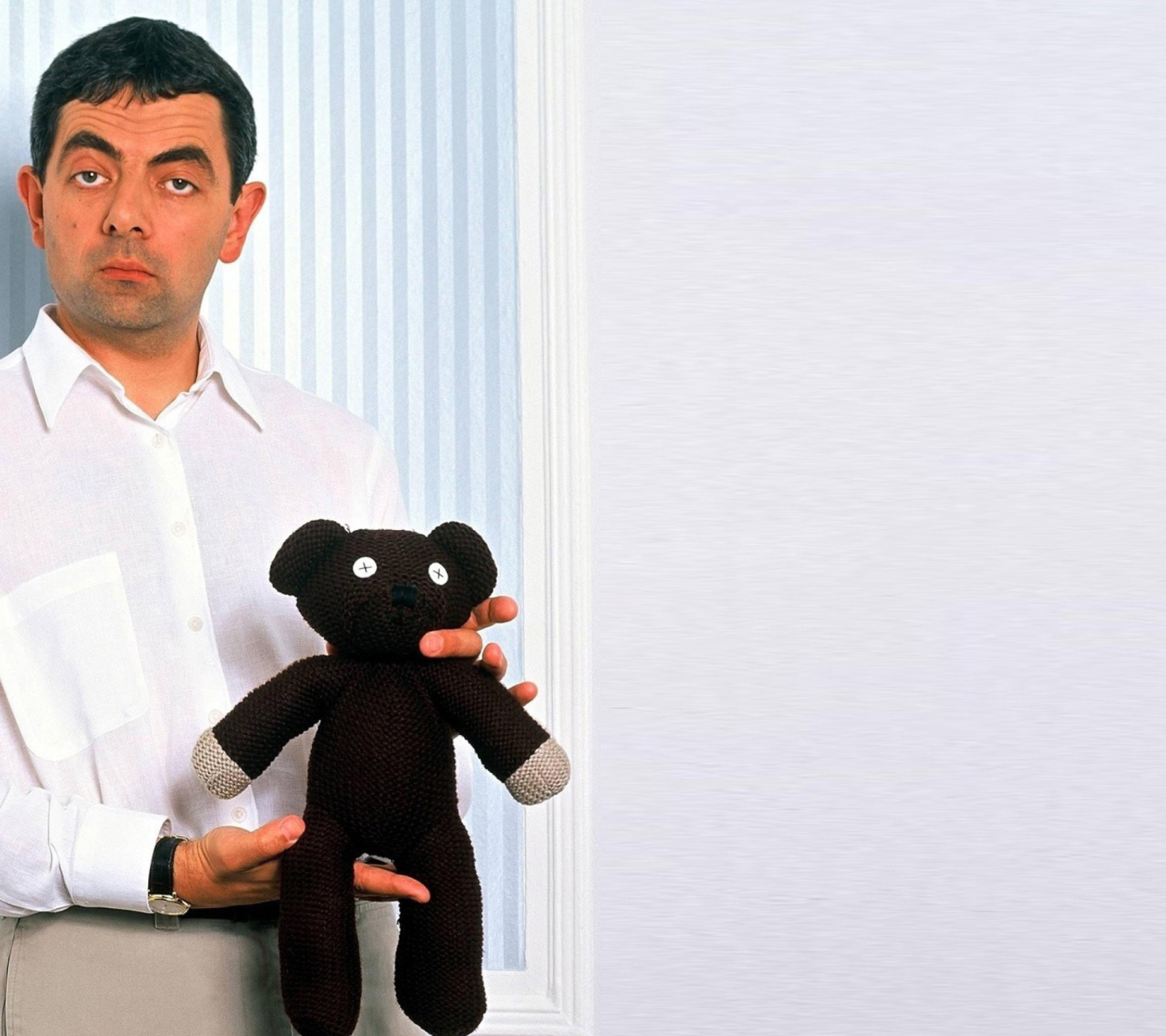 Mr Bean with Knitted Brown Teddy Bear wallpaper 1440x1280