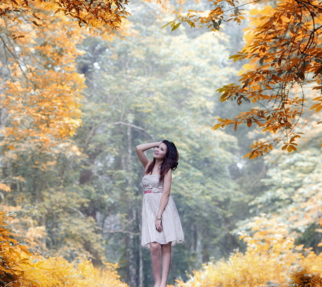 Das Girl In Autumn Forest Wallpaper 1080x960