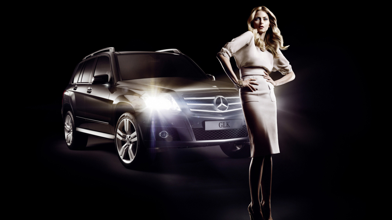 Das Mercedes Benz Fashion Week Advertising Wallpaper 1280x720