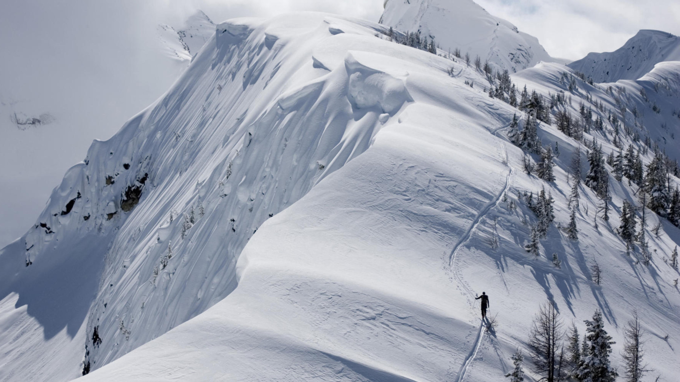 Screenshot №1 pro téma Powder Creek Lodge - British Columbia 1366x768