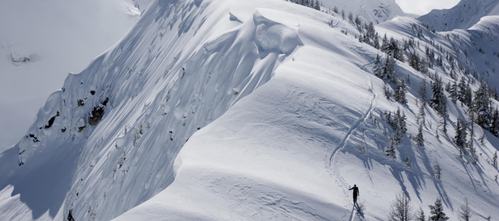 Powder Creek Lodge - British Columbia screenshot #1 720x320