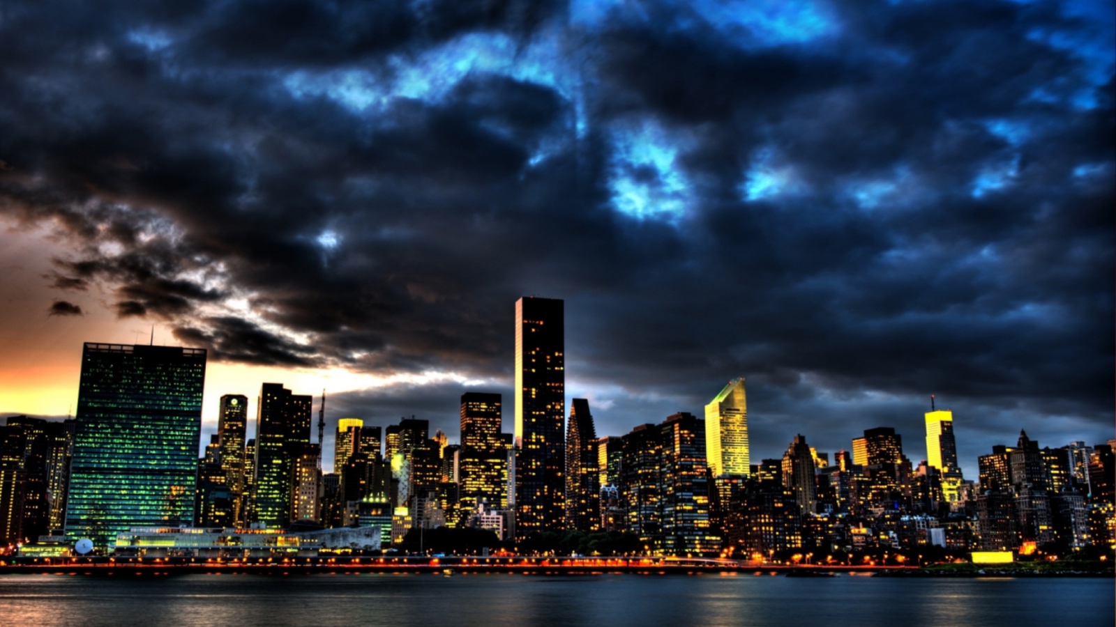 Das New York Skyline Wallpaper 1600x900