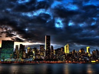 New York Skyline wallpaper 320x240